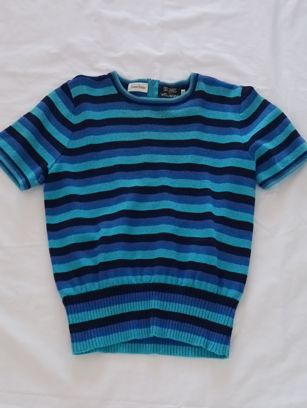 Don Sayres For Wellmore Vintage Women's Wool And Rayon Sweater.